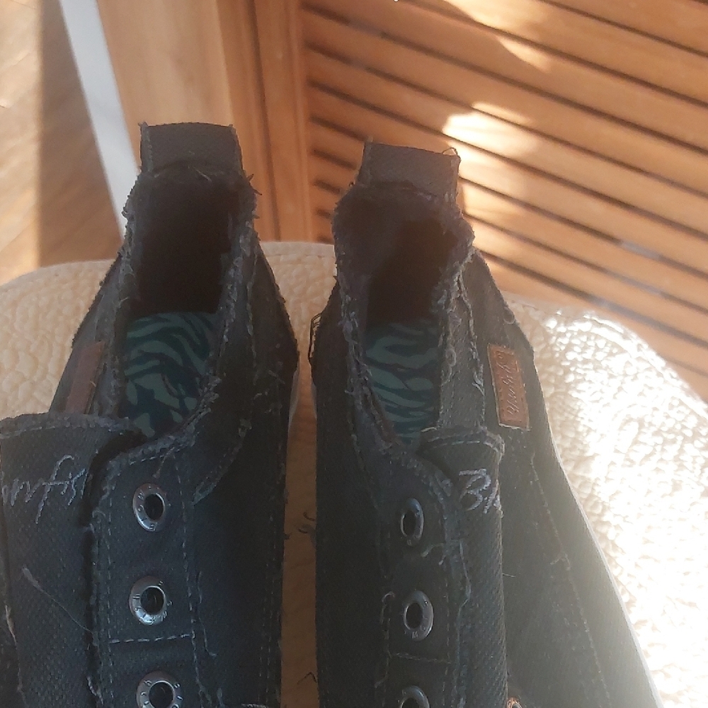 Women's Black Canvas Slip-On Sneakers - Picture 3 of 8